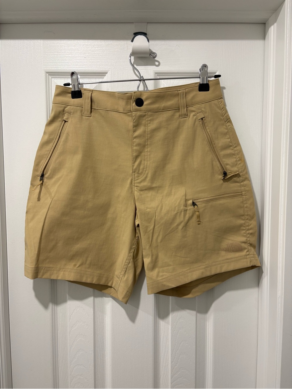 The North face Men's Lightweight Tan Utility Shorts size 30